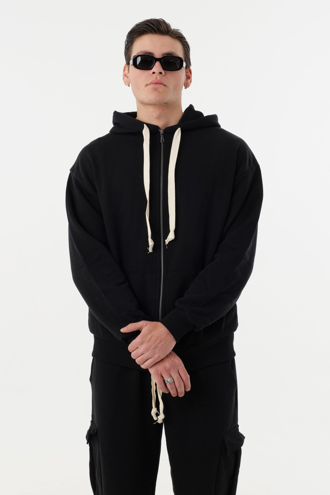 FELPA CON CAPPUCCIO E ZIP CROPPED – Gallery Project